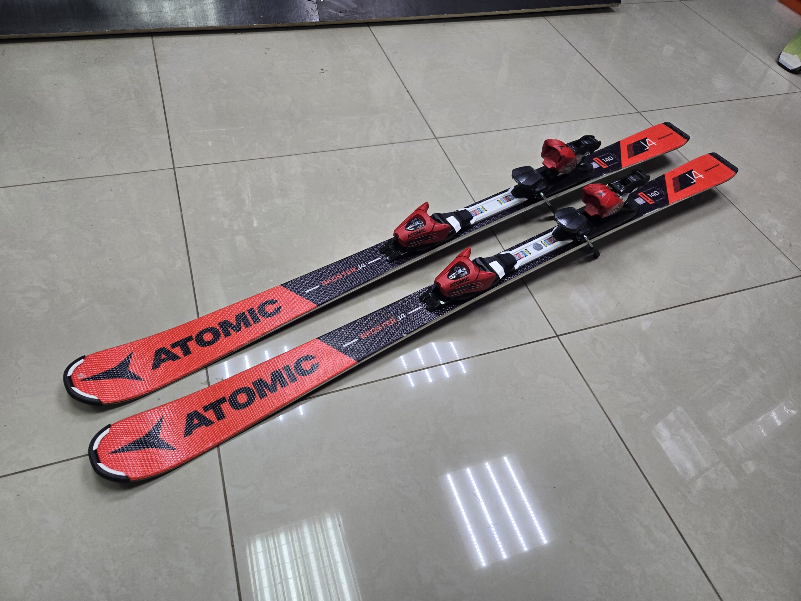 Горные лыжи Б/У 140 см Atomic Redster J4